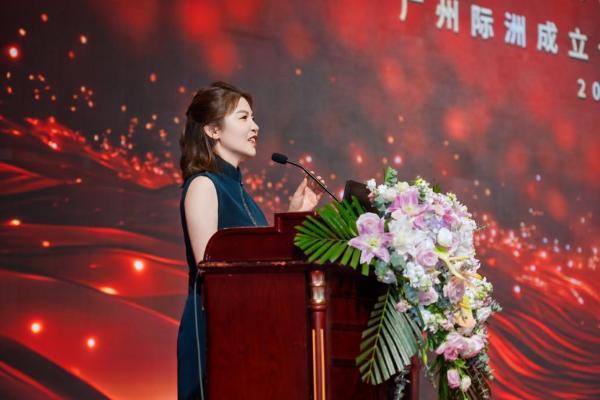 她用16年，为中国化妆品行业造“芯”