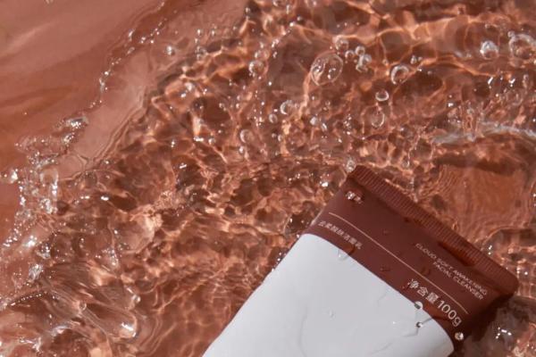 爆卖140000支！简芊改写护肤品牌冷启动纪录