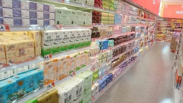 美宜多超市与零食有鸣联合开出“零食+生鲜“融合店