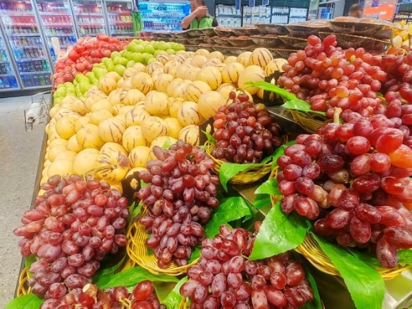 美宜多超市与零食有鸣联合开出“零食+生鲜“融合店