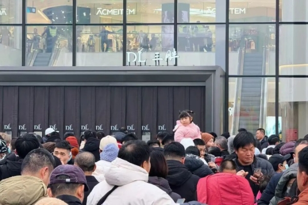 新乡胖东来三胖店试营业，两天均卖了超一千万