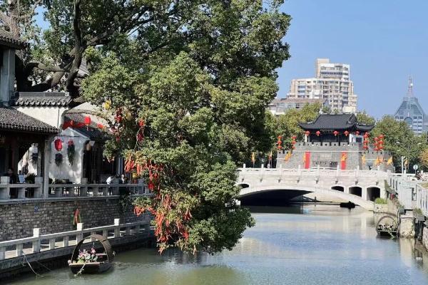 深耕小城商业：江阴南门八佰伴的五年破局与进化之路