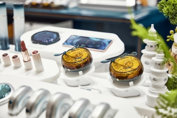 花西子全国百货首店入驻杭州城西银泰百货