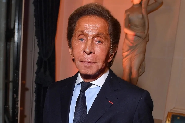 华伦天奴创始人去世