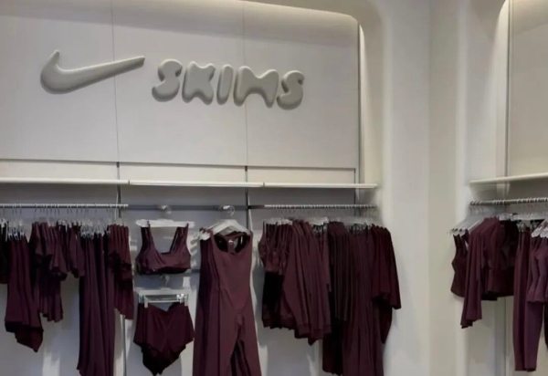 lululemon的最大竞争对手，终于敲定了中国首店