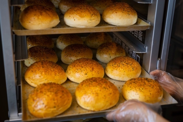 必胜客“必胜汉堡”首登杭州，九店同步亮相