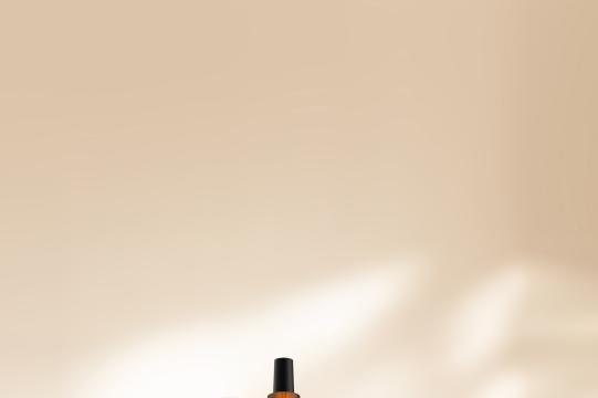 绽家正式官宣品牌全球代言人成毅，携手共启香氛寻踪之旅