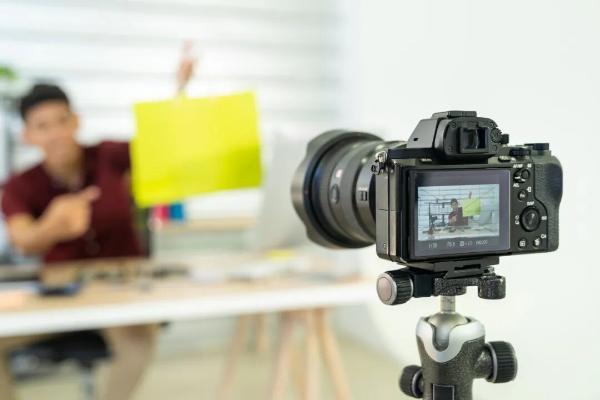 160亿级直播龙头跌了