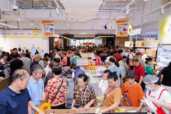 华润万家、天虹杀入社区超市：同一战场，两种打法
