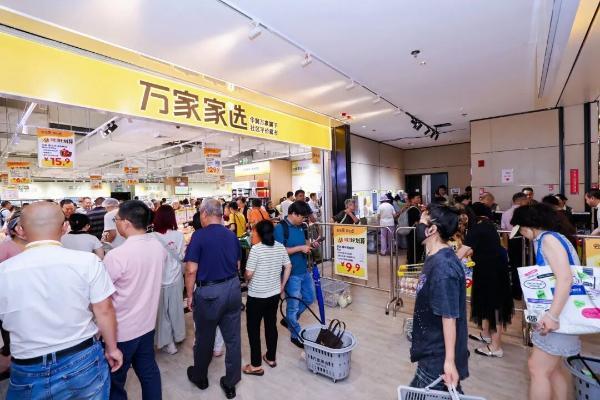 华润万家、天虹杀入社区超市：同一战场，两种打法