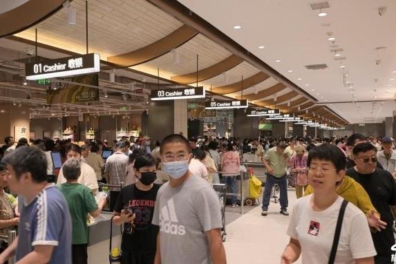 郑兆丰唐山远洋城店开业，首日销售破208万