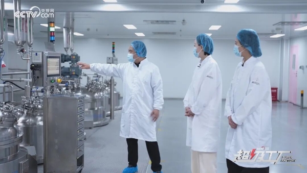 央视网走进樊文花：38年聚焦“一张脸”的长期主义样本